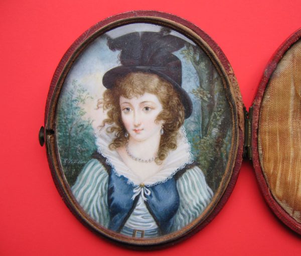 miniature of a lady with pearl jewelry