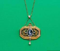 pendant with Terpsichore