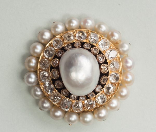 gold diamond and pearl brooch