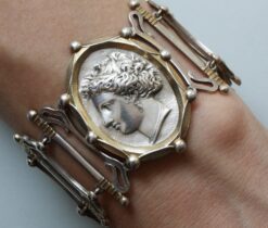silver gilt bracelet with Arethusa