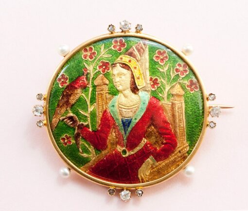 A lady with a falcon brooch