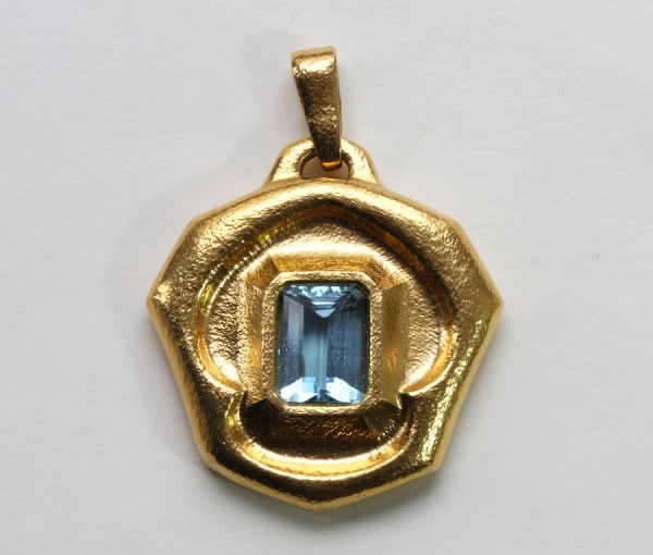 aquamarine and gold pendant a c