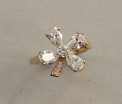 diamond clover ring
