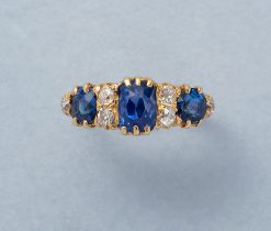 Victorian gold ring with diamond and sapphire