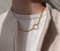 Een 14 karaat gouden horloge ketting, Nederlands gekeurd met eikenblaadje (1852-1906), Nederland, circa 1890. gewicht: 31.60 g lengte 46 cm breedte: 2.5 mm