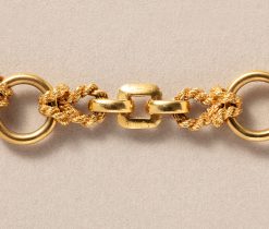 Een 18 karaat geelgouden knoop collier model 'Audierne', gesigneerd: Hermès, meesterteken voor Lucien Cachey. gewicht: 119.35 g lengte: 81 cm