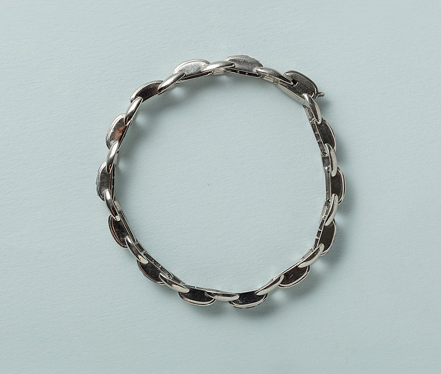 platinum bracelet with diamonds and sapphire - Image 3