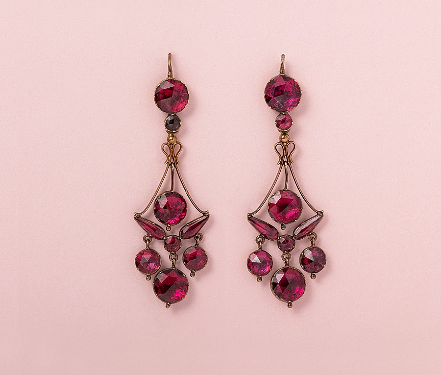 Perpignan garnet earrings