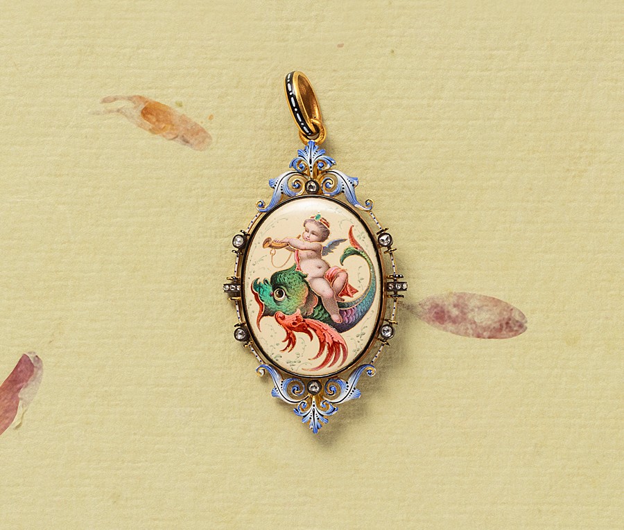 neo renaissance pendant