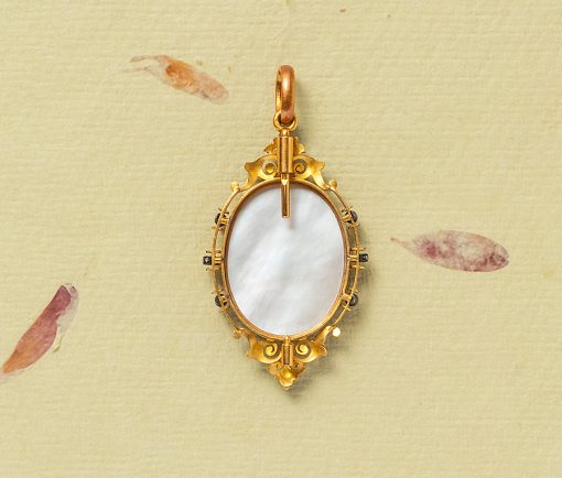 neo renaissance pendant