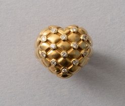 gold and diamond heart ring