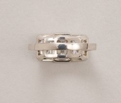 three stone diamond ring