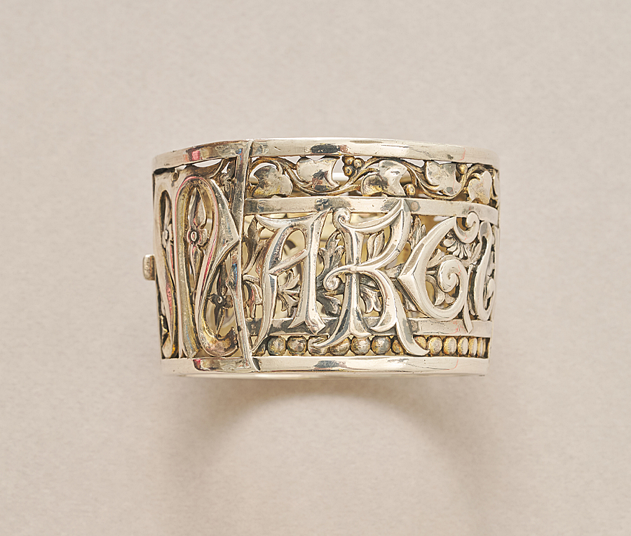 marguerite bangle