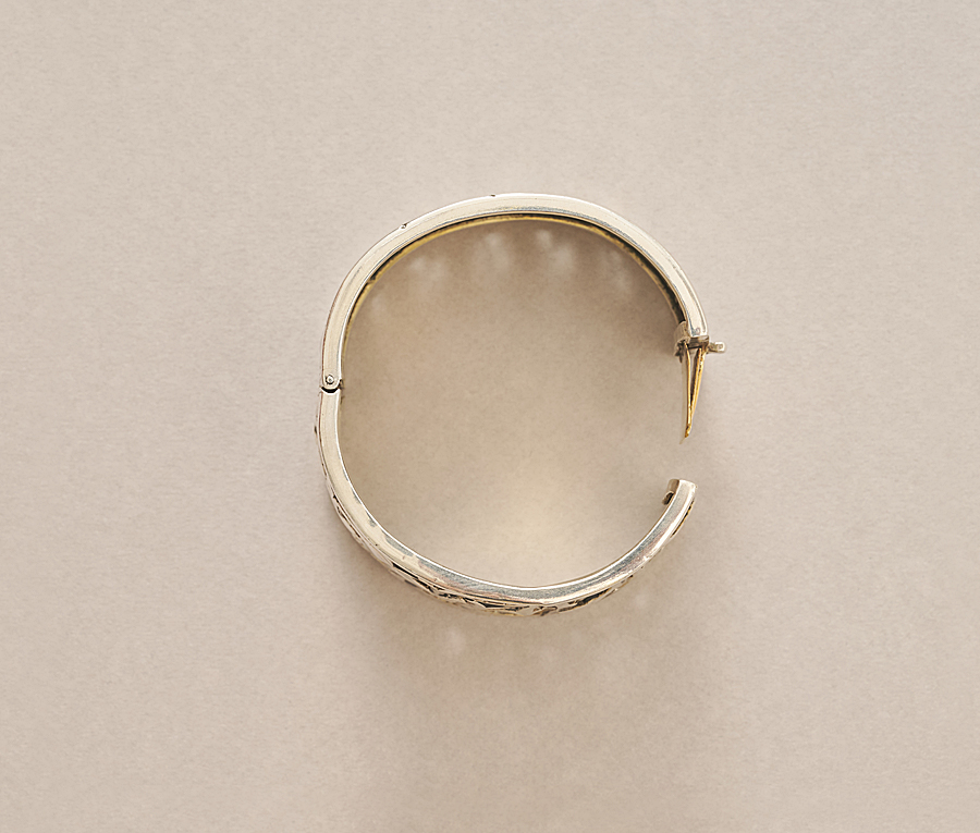marguerite bangle