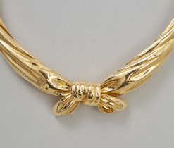 van cleef & arpels bow necklace