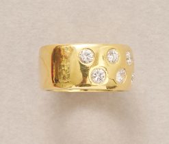 gouden band ring met diamant - Afbeelding 2