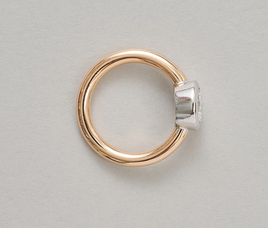 gold solitair with diamond - Image 2