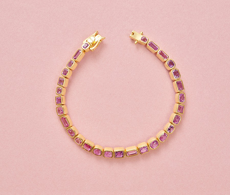 gouden armband met roze saffier