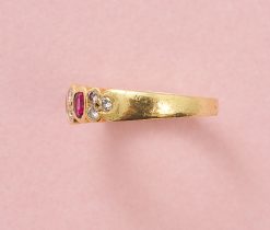 gouden ring met diamant en robijn - Afbeelding 4